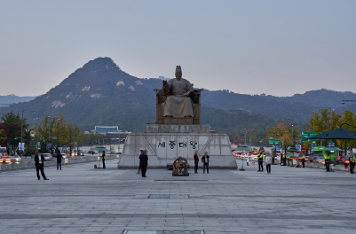 세종문화회관, 광화문광장